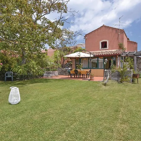 Holiday home La Pedrera Sant'Alfio